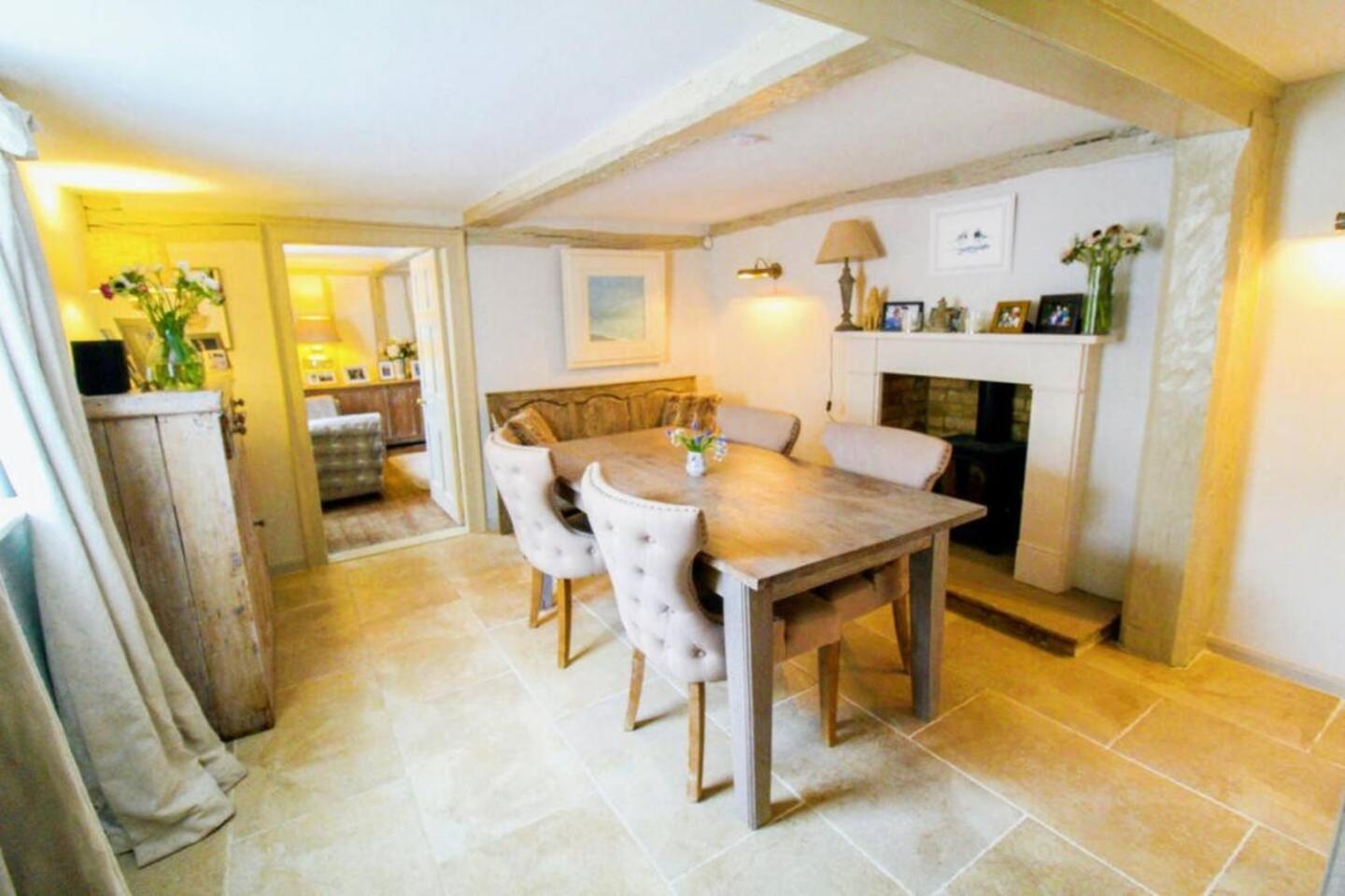 Elegant Oak Beamed House In Pretty Village - Cambridge Homehost Buckden  Dış mekan fotoğraf